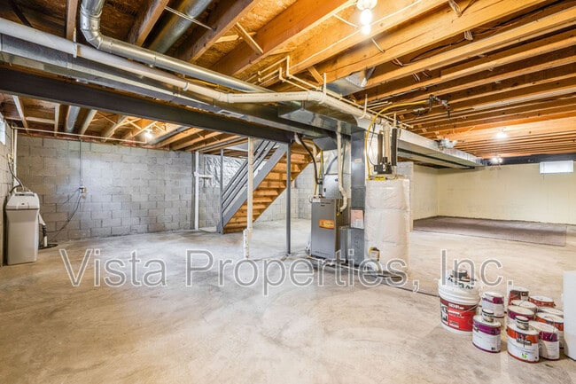 Building Photo - 7225 Bromfield Dr