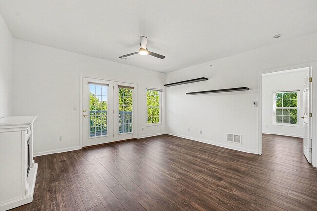 Building Photo - 961 Mistflower Ln