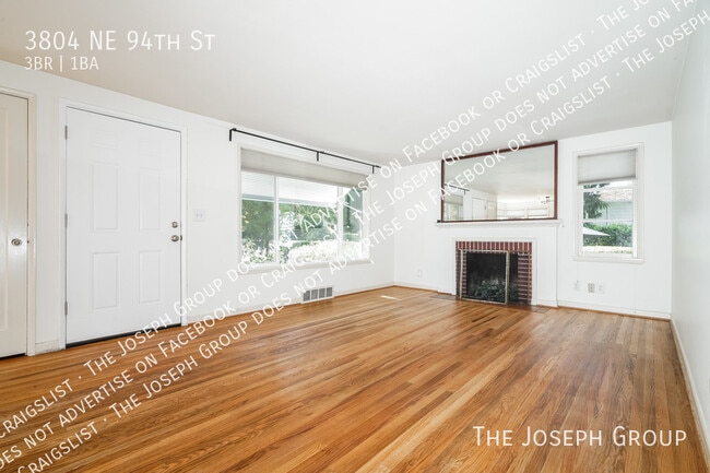 Building Photo - 3804 NE 94th St