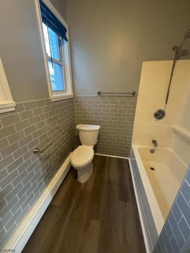 Building Photo - 381 Lanza Ave