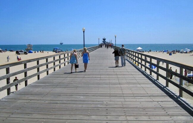 Building Photo - 7th Street - Seal Beach