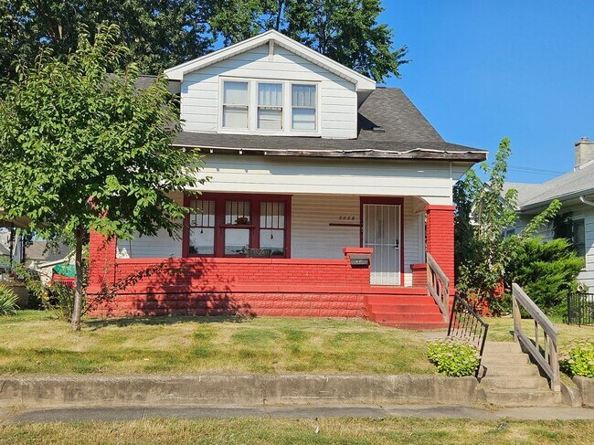 Building Photo - 1115 S 18th St