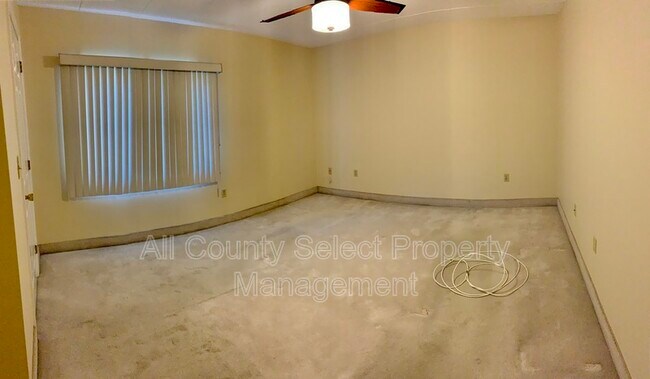 Building Photo - 3 Ledgewood Way