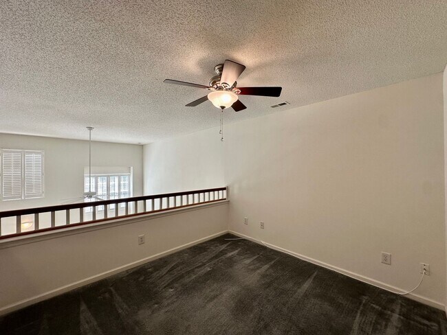 Building Photo - 1504 Sawgrass Ln