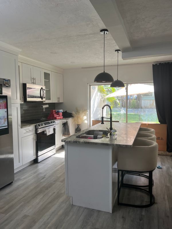 Building Photo - 5080 Elmhurst Rd