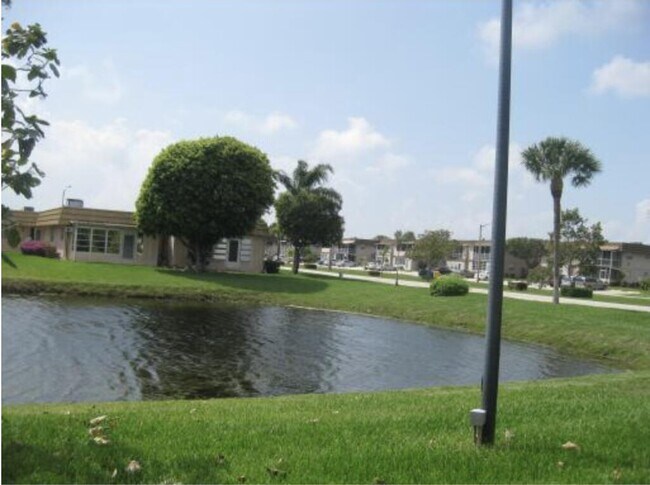 Building Photo - 166 Valencia Dr