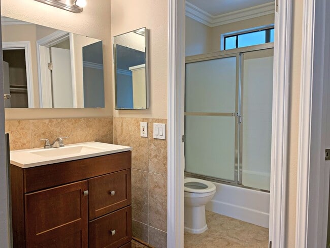 Building Photo - For Lease – Beautiful 2 Bed, 2 Bath Condo in Northwood Horizon | $3,195/month