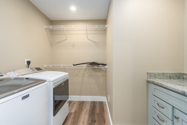 Building Photo - 115 Great Pine Cir