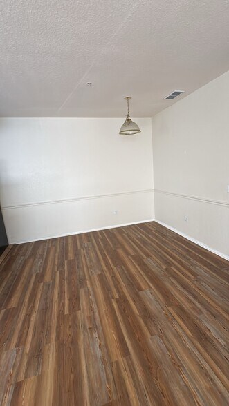 Building Photo - 16467 Enclave Village Dr
