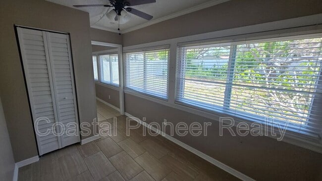Building Photo - 12921 126th Terrace N