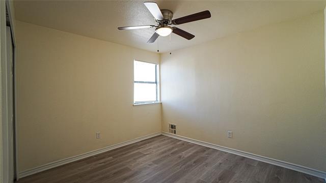 Building Photo - 1221 Cove Dr