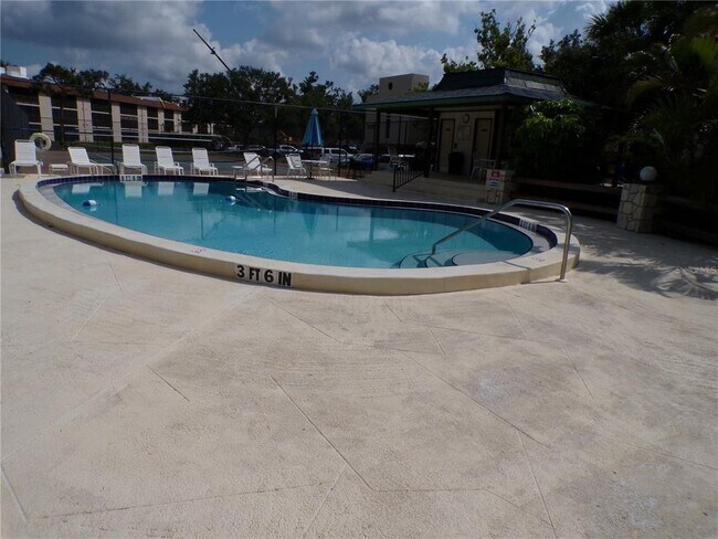 Building Photo - 102 Capri Isles Blvd