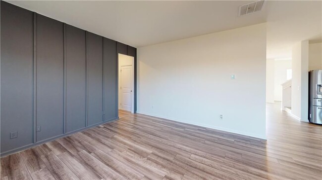 Building Photo - 90 Ingle Dr