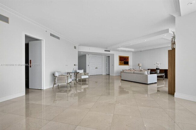 Building Photo - 20155 NE 38th Ct