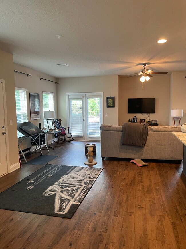 Building Photo - 6891 Spaniel Dr