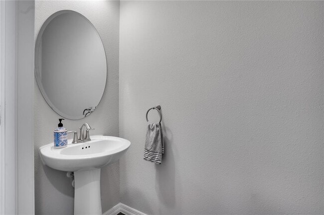 Building Photo - 2915 Grand Kemerton Pl