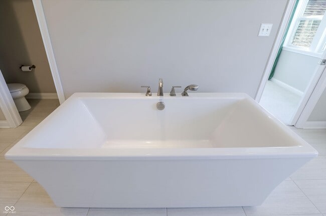 Building Photo - 14375 Trahan Dr