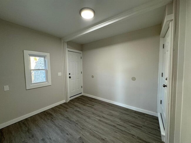 Building Photo - Single Family House in Derby- 3 Bed 2 bath