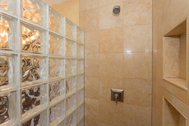 Building Photo - 78-7030 Alii Dr #309