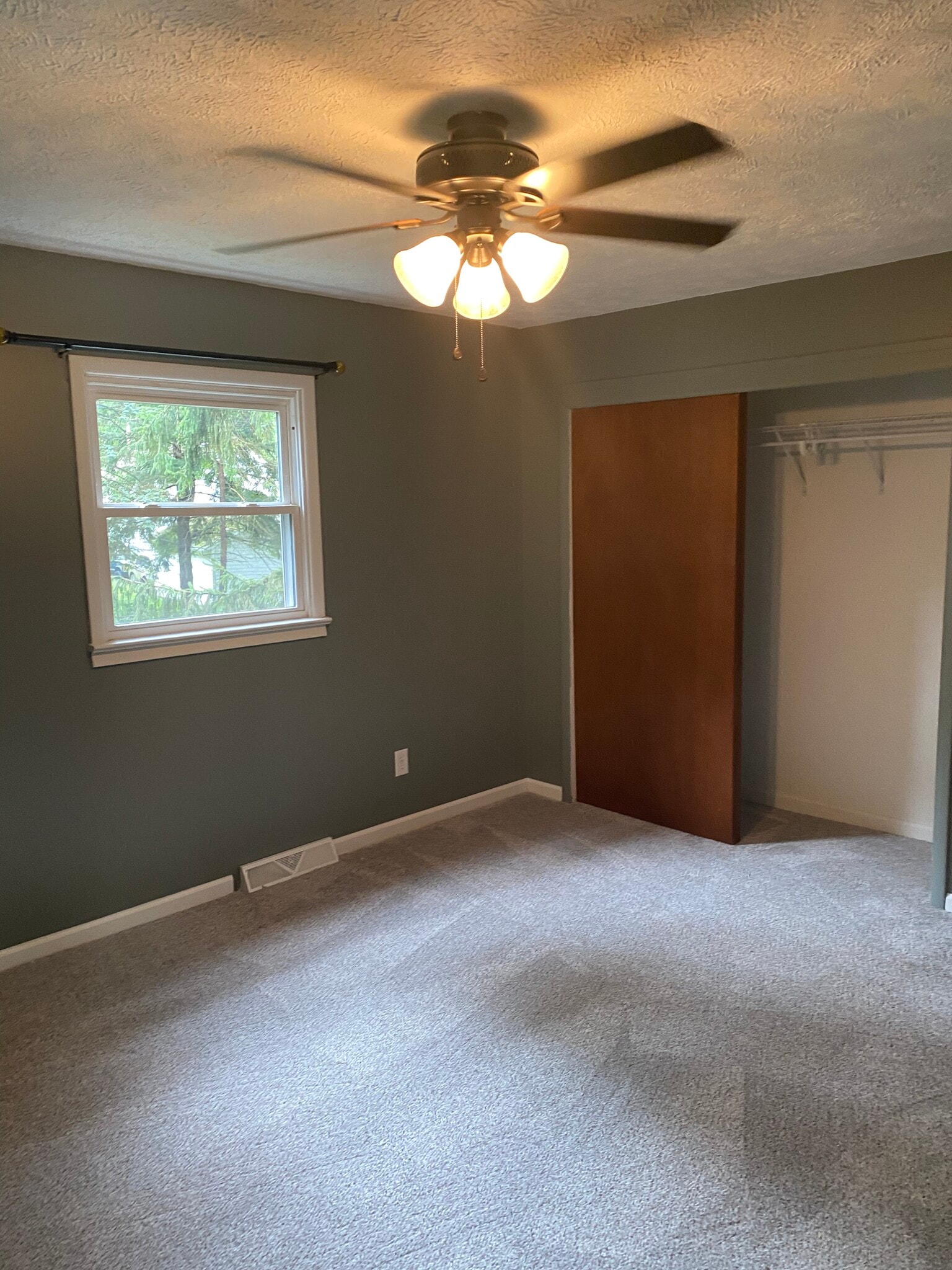 Front bedroom - 219 W Elm St