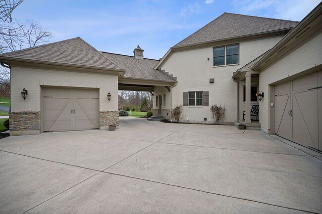 Building Photo - Anderson Township- Immaculate 4 bedroom on...