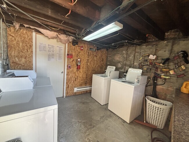 Building Photo - 517 E 500 S