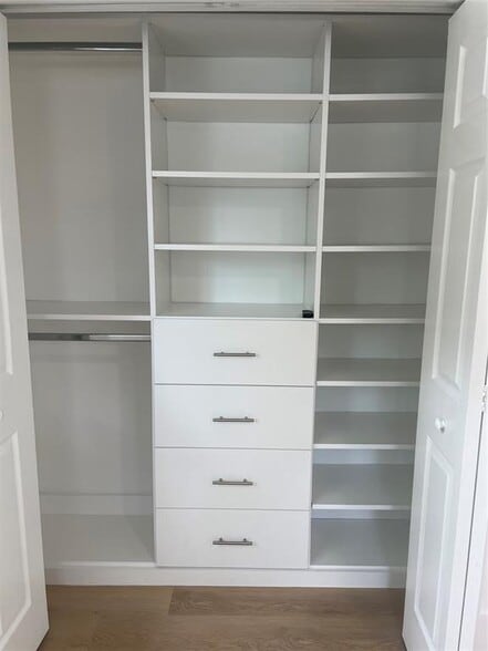 Building Photo - 924 SW 11th St