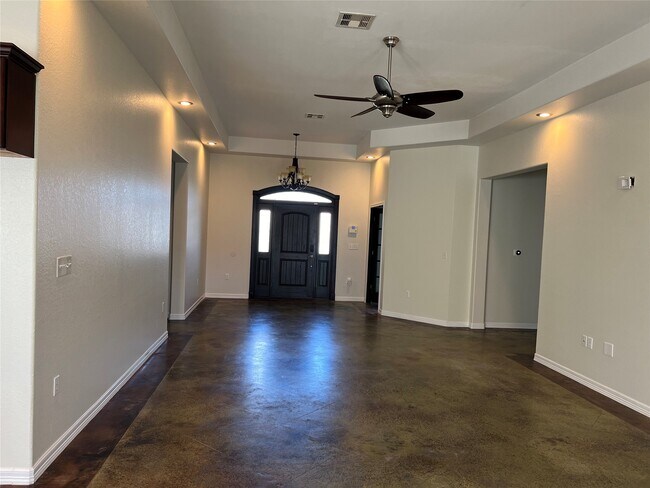 Building Photo - 13354 Knollcrest St