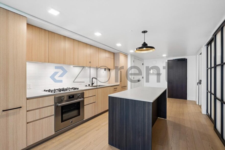 Building Photo - Unit 214