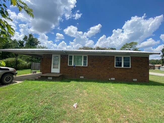 Primary Photo - Nice 2bed/1bath home in Portia!!!