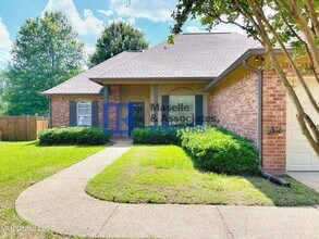 Building Photo - 3 bedroom/2 bath house in 042 Brandon!