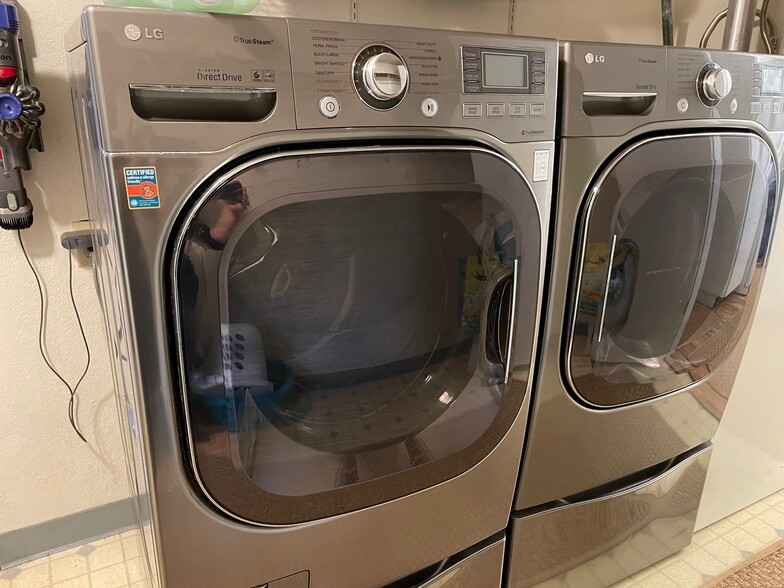 Washer and dryer - 1904 12th Ave SW