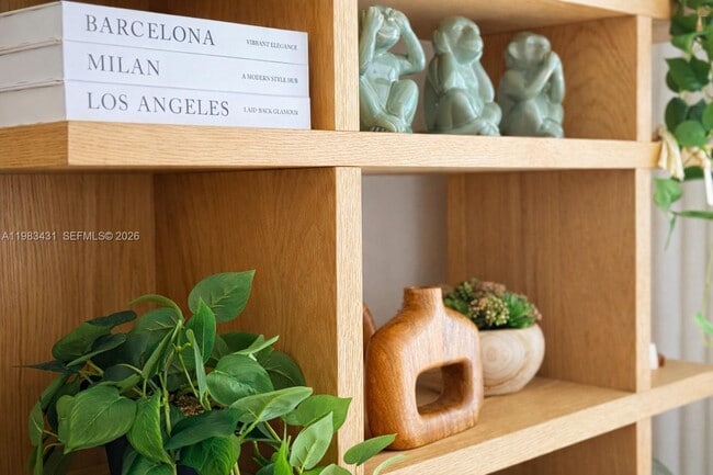 Building Photo - 2301 Collins Ave