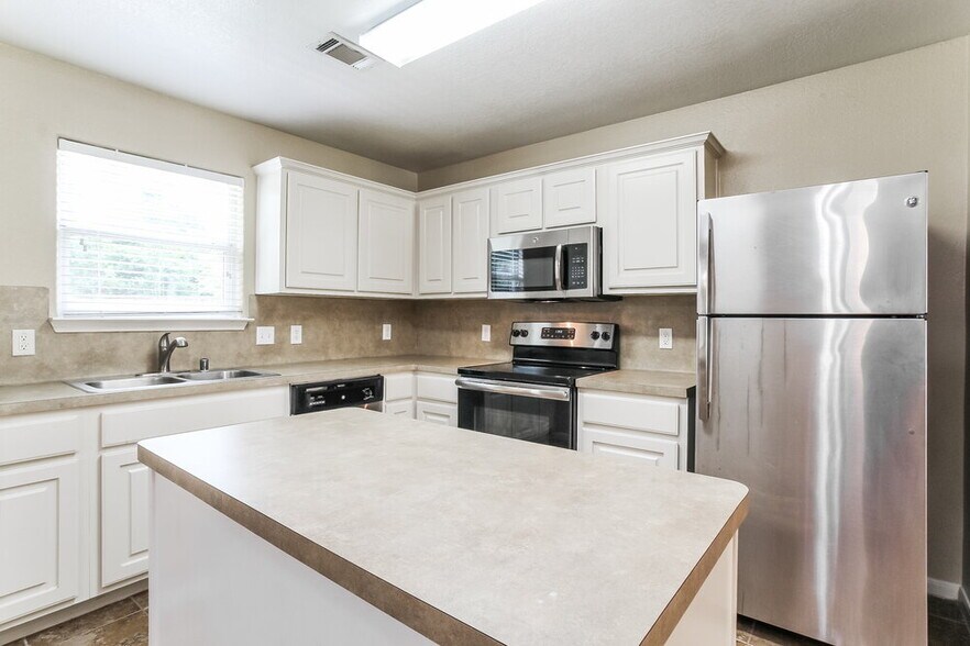 Building Photo - 29114 Red River Loop