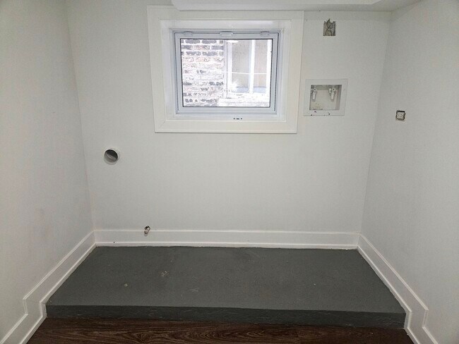 Building Photo - 4521 S Mozart St