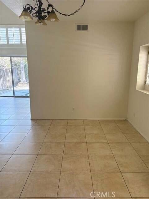 Building Photo - 2018 Villa Del Lago Dr