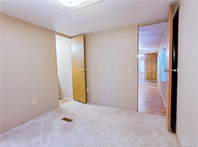 Building Photo - 826 Rembrandt Dr