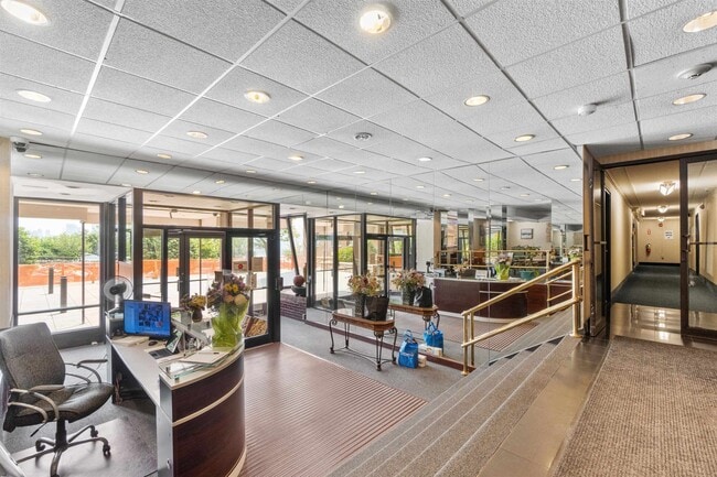 Building Photo - 6515 JFK Blvd E