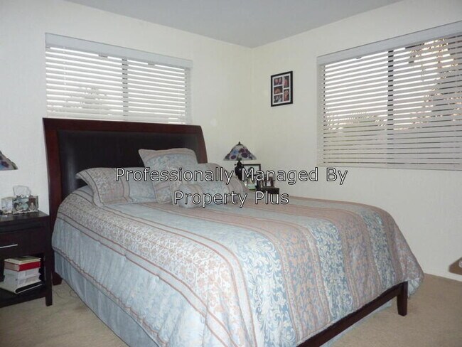 Building Photo - 5757 W Eugie Ave