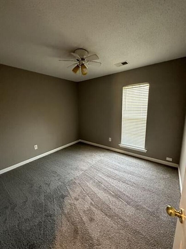 Building Photo - Charming 3-Bedroom Home in Cordova – Styli...