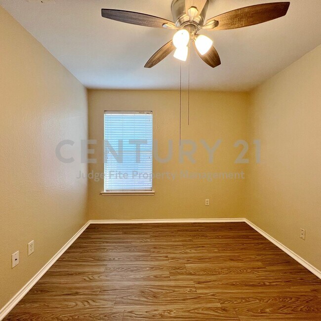 Building Photo - Beautifully Maintained 3/2/2 in NORTHWEST ISD For Rent!