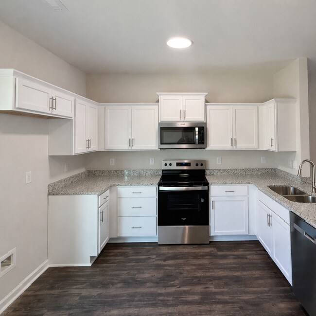 Building Photo - Two bedroom, 2.5 bath newly constructed townhome in Whitsett
