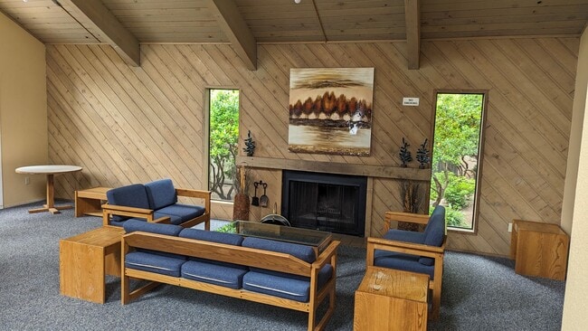 Building Photo - 10819 NE 37th Pl