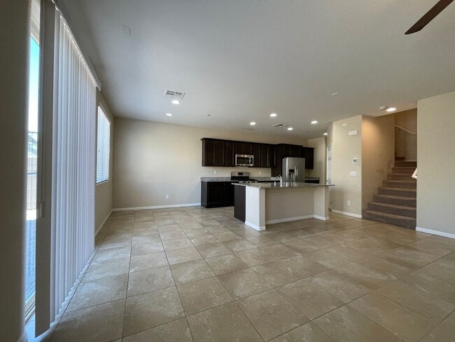 Building Photo - 4 BED 2.5 BATH 2 CAR GARAGE SINGLE FAMILY ...