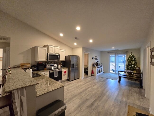 Building Photo - 437 Conifer St