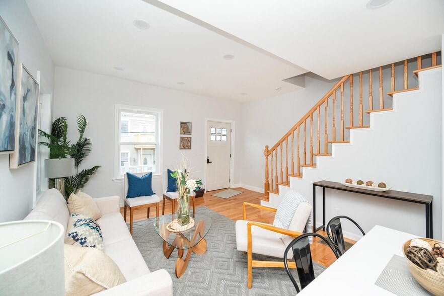 Building Photo - 41 Haverford St
