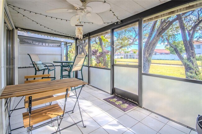 Building Photo - 7652 Pinewalk Dr S