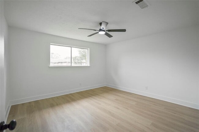 Building Photo - 17123 Sunshine St