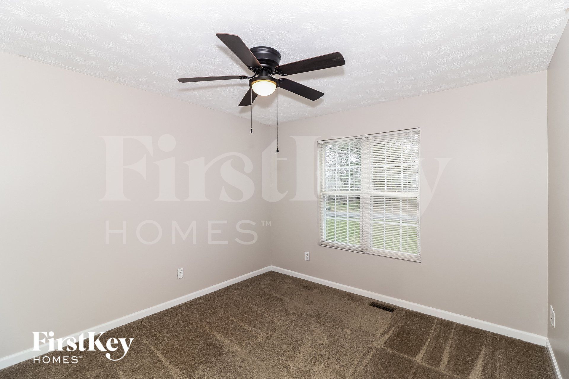 Building Photo - 8630 Bayhill Dr