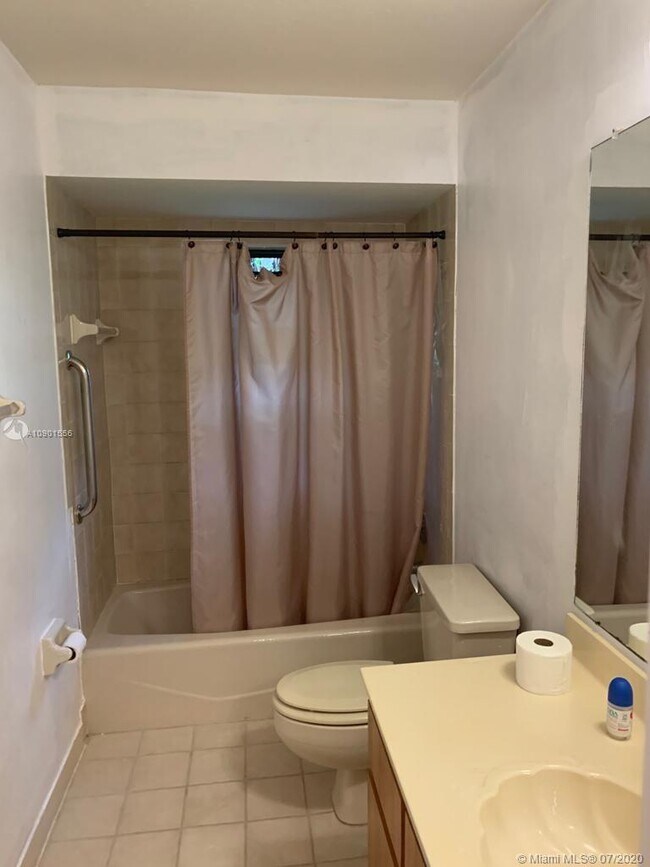 Building Photo - 2499 River Reach Dr